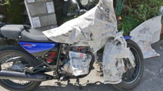 バイクのマフラー塗装　新聞紙でマスキング作業　SOFT99耐熱ペイント　HondaFTR223